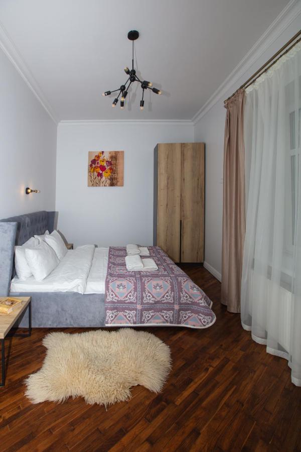 Friends House- Сучасні Апартаменти В Центрі Львова Luaran gambar