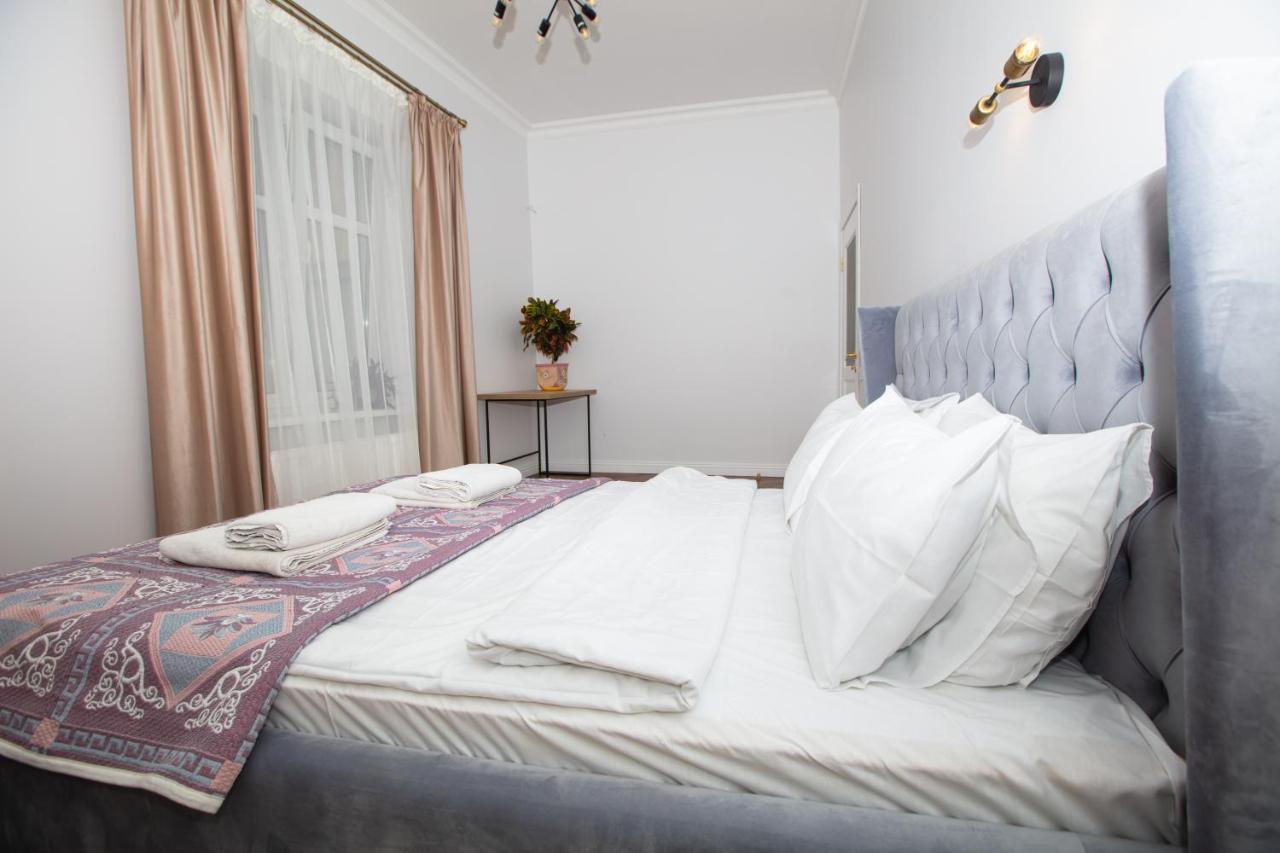 Friends House- Сучасні Апартаменти В Центрі Львова Luaran gambar
