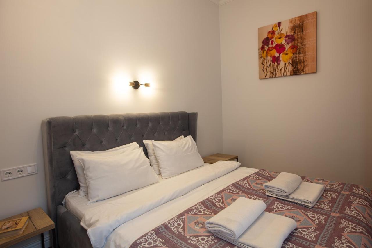 Friends House- Сучасні Апартаменти В Центрі Львова Luaran gambar
