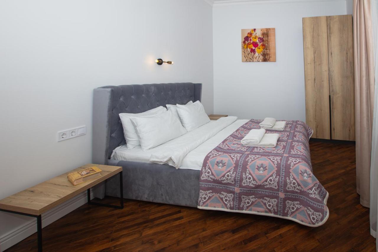 Friends House- Сучасні Апартаменти В Центрі Львова Luaran gambar