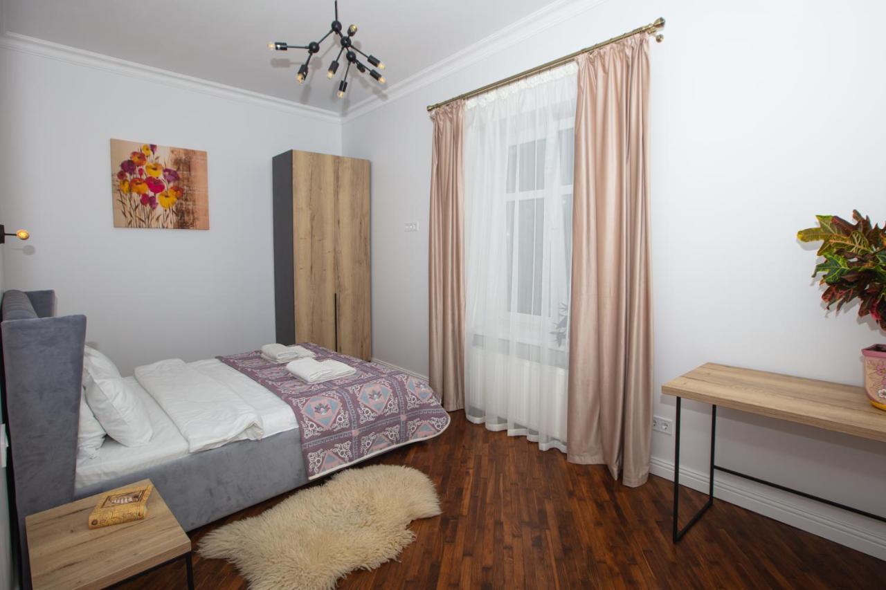 Friends House- Сучасні Апартаменти В Центрі Львова Luaran gambar